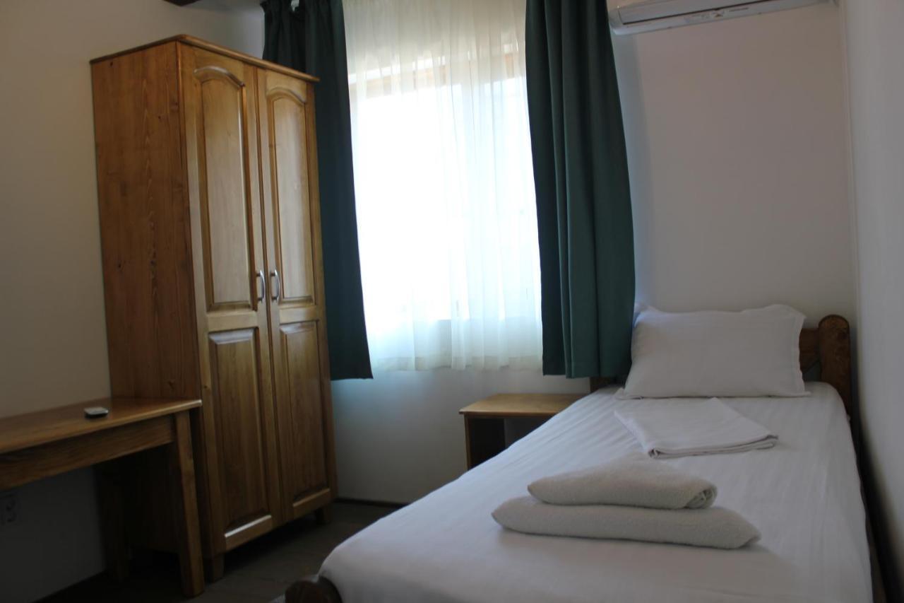 Hotel Cerdacul Cu Stuf Sfântu Gheorghe Exteriér fotografie