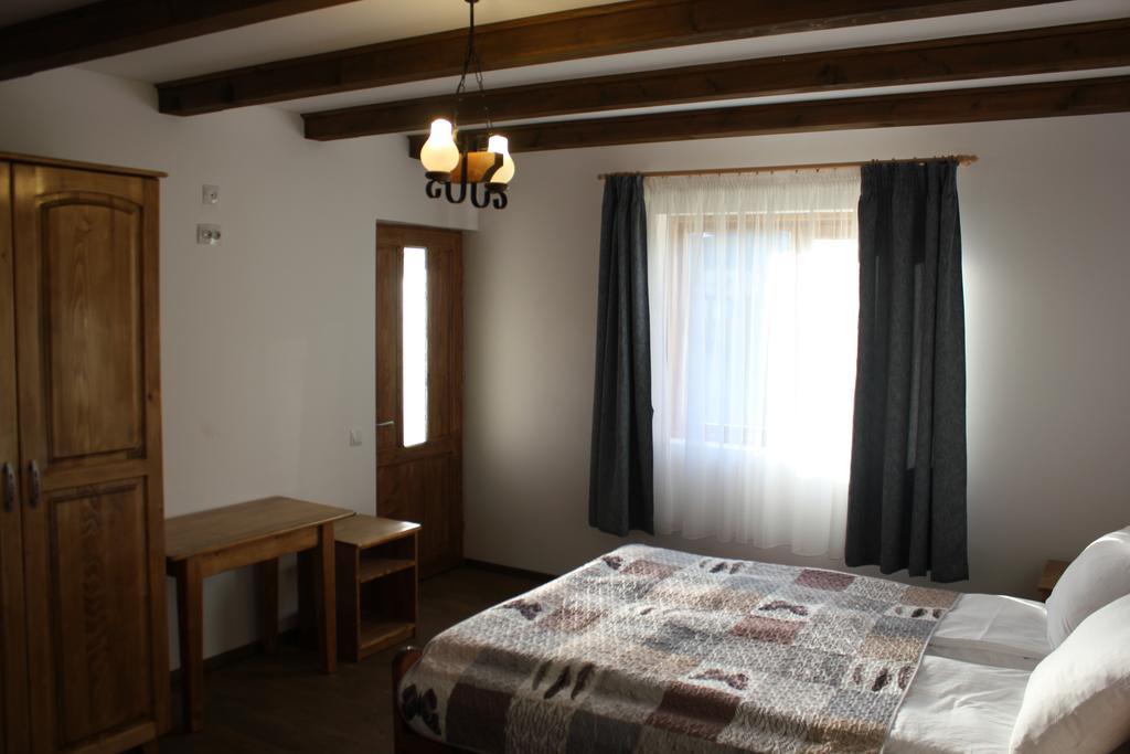 Hotel Cerdacul Cu Stuf Sfântu Gheorghe Exteriér fotografie